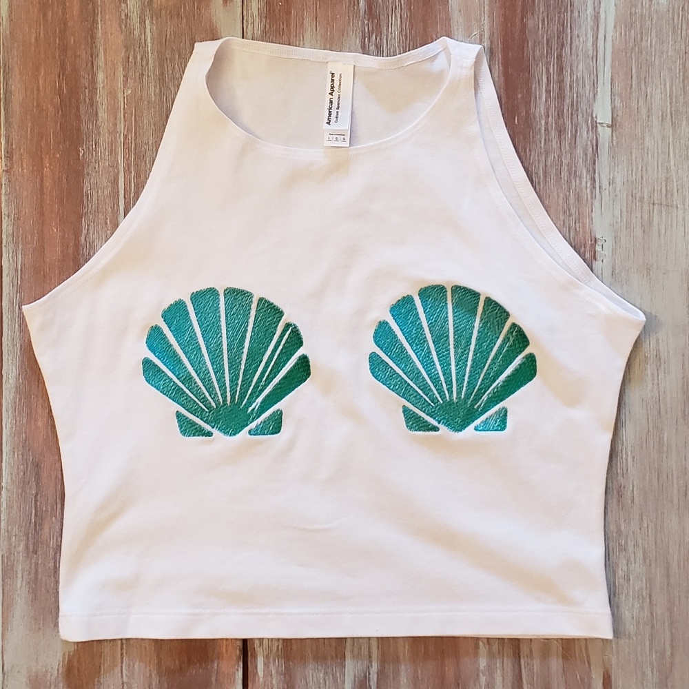 Seashell Crop Top NWOT